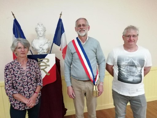 "Le maire et ses 2 adjoints"